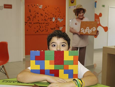É jogando que se aprende! É jogando que se aprende!