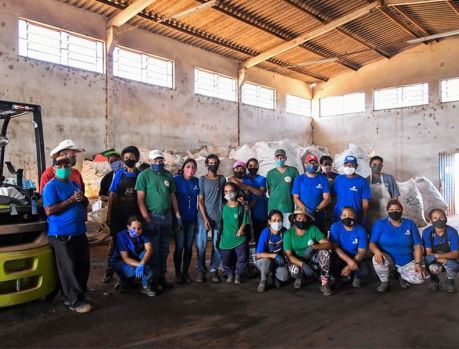 Cooperativa recicla 100 toneladas de lixo/mês!!!