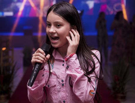 Maria Victória se apresenta nesta quarta-feira na Expo-Umuarama Maria Victória se apresenta nesta quarta-feira na Expo-Umuarama