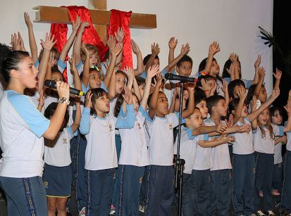  Hoje tem um lindo musical de Páscoa da Escola Adventista