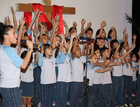 Hoje tem um lindo musical de Páscoa da Escola Adventista Hoje tem um lindo musical de Páscoa da Escola Adventista