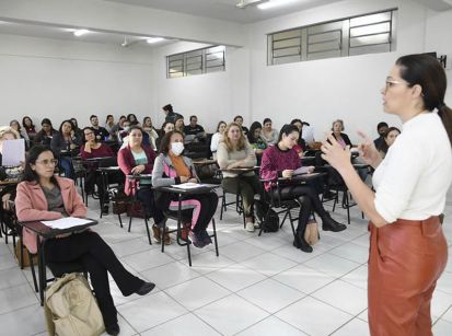 Cerca de 10 mil alunos retornam às aulas nas escolas de Umuarama