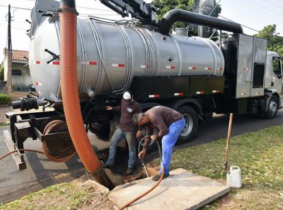 Prefeitura tem potência e tecnologia para desentupir bueiros