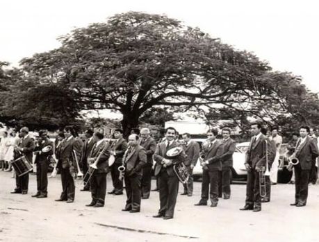 A banda + querida da cidade comemora 60 anos de música!