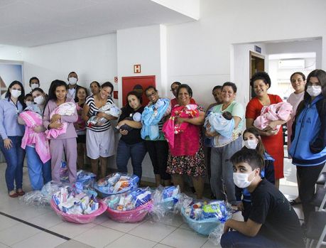 Educação Adventista realiza segunda edição do projeto “Adote uma Mãe” Educação Adventista realiza segunda edição do projeto “Adote uma Mãe”