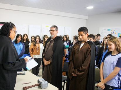 Alunos do 9.º ano da Escola Adventista tiveram uma experiência de imersão em sala de aula