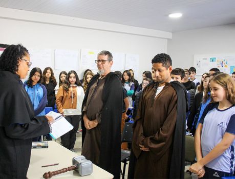 Alunos do 9.º ano da Escola Adventista tiveram uma experiência de imersão em sala de aula Alunos do 9.º ano da Escola Adventista tiveram uma experiência de imersão em sala de aula