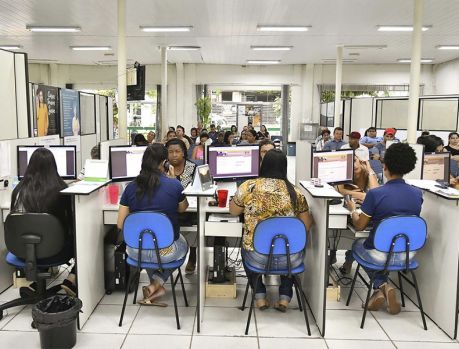 Umuarama entre as maiores geradoras de empregos do PR Umuarama entre as maiores geradoras de empregos do PR