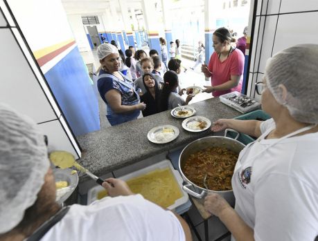 Merenda Escolar na rede de ensino de Umuarama é uma delícia!!! 