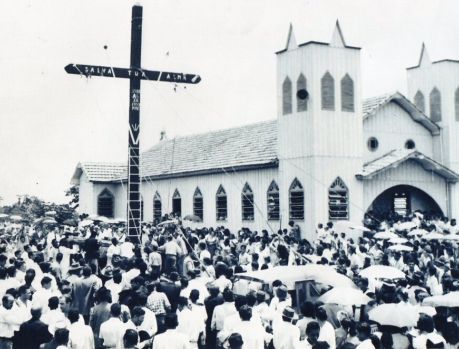 Multidões esperavam horas pela Missa de Natal 