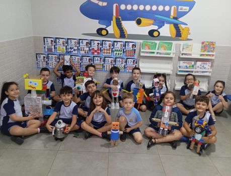 ALUNOS CONSTROEM ROBÔS DE ‘SUCATA’! ALUNOS CONSTROEM ROBÔS DE ‘SUCATA’!