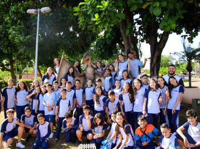 ALUNOS DO 6° ANO DA ESCOLA ADVENTISTA VISITARAM O MUSEU DE PALEONTOLOGIA DE CRUZEIRO DO OESTE 