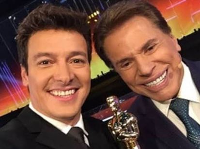 FILME CONTA A VIDA DE SILVIO SANTOS