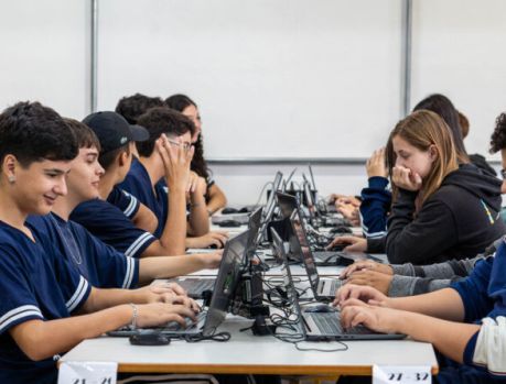 INTELIGÊNCIA ARTIFICIAL NAS ESCOLAS INTELIGÊNCIA ARTIFICIAL NAS ESCOLAS
