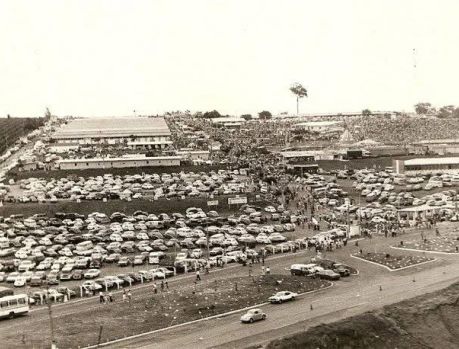 EM JANEIRO DE 1974 FOI ANUNCIADA A CRIAÇÃO DA EXPO UMUARAMA! EM JANEIRO DE 1974 FOI ANUNCIADA A CRIAÇÃO DA EXPO UMUARAMA!
