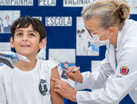 DIA D DA VACINAÇÃO NAS ESCOLAS DO PARANÁ DIA D DA VACINAÇÃO NAS ESCOLAS DO PARANÁ
