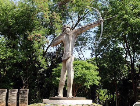 O CARTÃO POSTAL QUE HÁ 35 ANOS ENCANTA UMUARAMA!