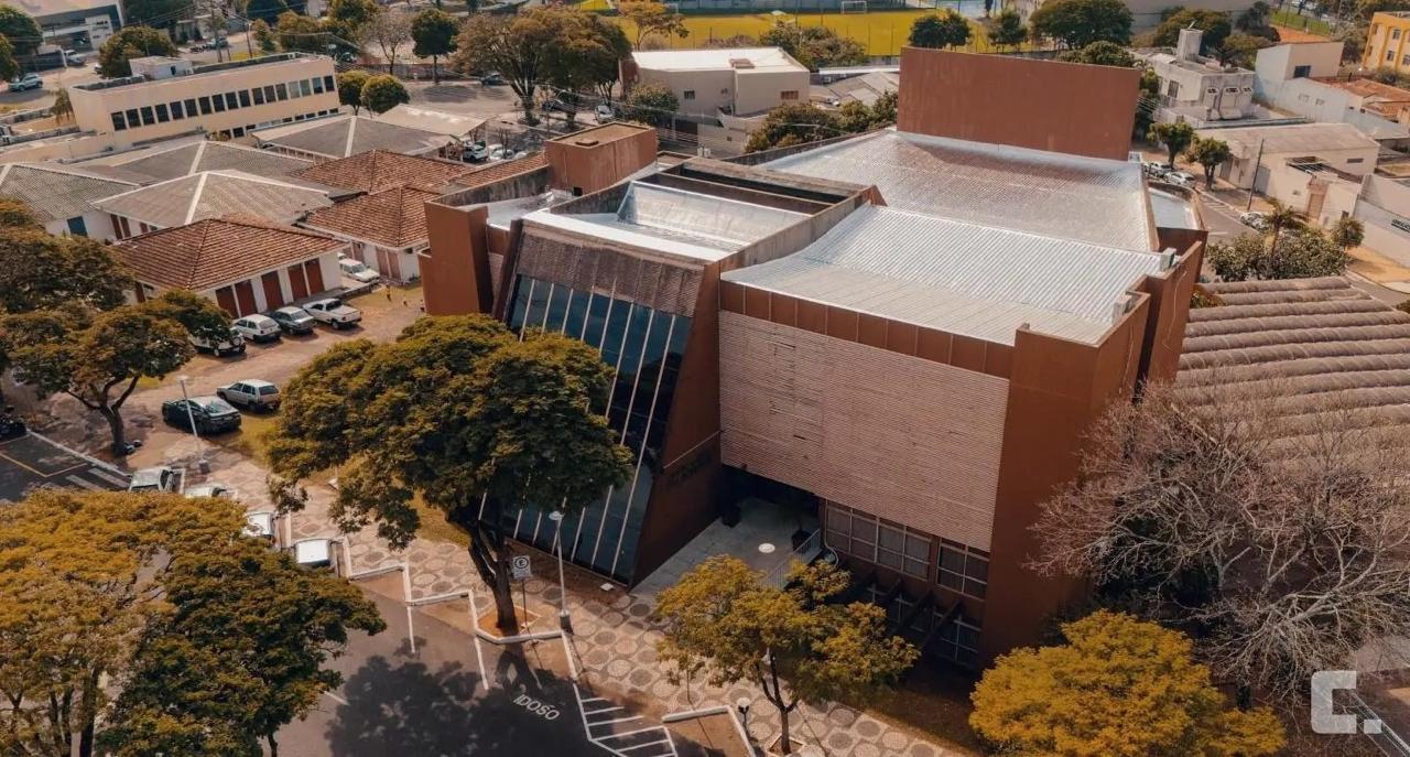 1985: UMUARAMA GANHOU O GIGANTE CENTRO CULTURAL