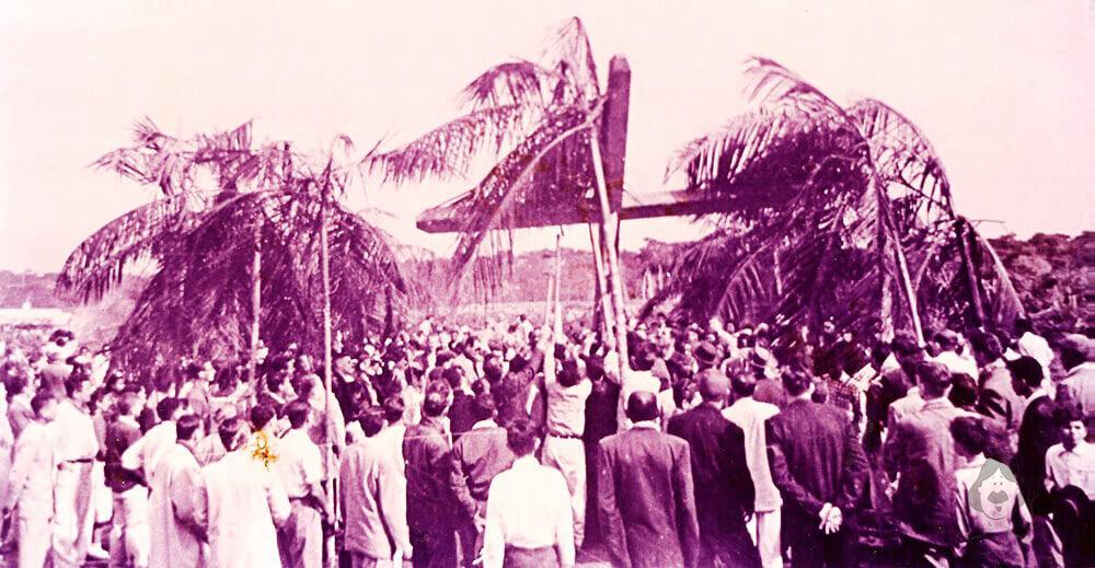 PRIMEIRA MISSA FOI O INÍCIO DA HISTÓRIA DE UMUARAMA!
