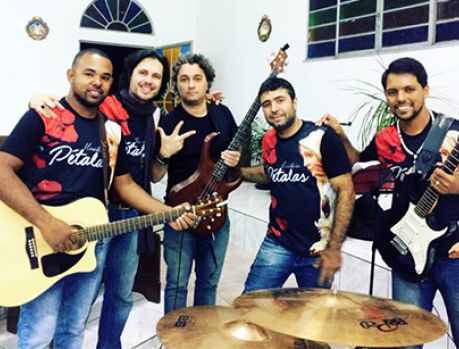 Um belo e emocionante show com a banda Pétalas, sábado!