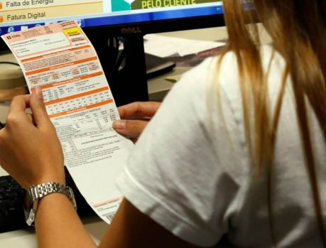 Farmácias podem voltar a receber contas de água e luz Farmácias podem voltar a receber contas de água e luz