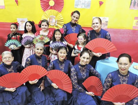 Dança Na Feira Cultural da Escola Adventista de Umuarama