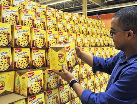 Com a alta do dólar, panetone fica até 10% mais caro neste ano Com a alta do dólar, panetone fica até 10% mais caro neste ano
