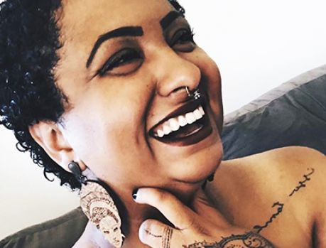 Lu Afro, a artesã que faz o maior sucesso com a temática africana Lu Afro, a artesã que faz o maior sucesso com a temática africana