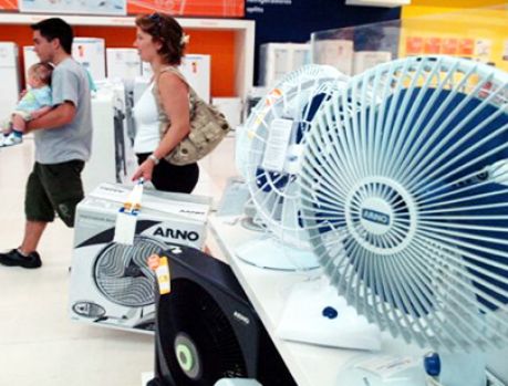 Vendas de ventiladores disparam nas lojas de Umuarama Vendas de ventiladores disparam nas lojas de Umuarama