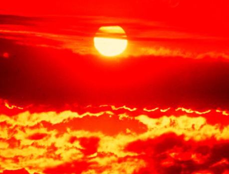 O calor pois pode provocar efeitos devastadores sobre o corpo O calor pois pode provocar efeitos devastadores sobre o corpo