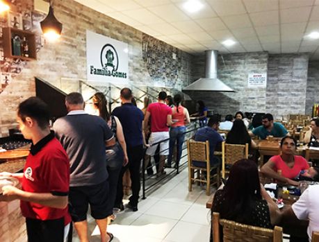 Hoje tem Buffet de Pizza no Família Gomes!