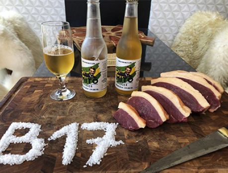 Mito, a cervejinha do Bolsonaro, faz o maior sucesso neste verão! Mito, a cervejinha do Bolsonaro, faz o maior sucesso neste verão!