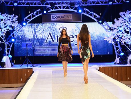 Lançado o calendário da Expovest, a maior feira de vestuário do Paraná Lançado o calendário da Expovest, a maior feira de vestuário do Paraná