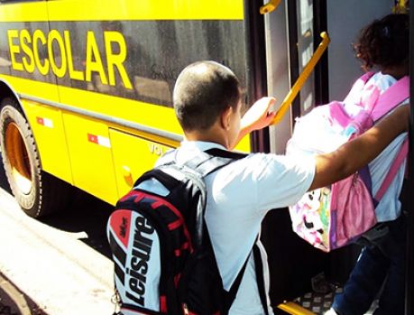 Motoristas de transporte escolar devem ser habilitados Motoristas de transporte escolar devem ser habilitados