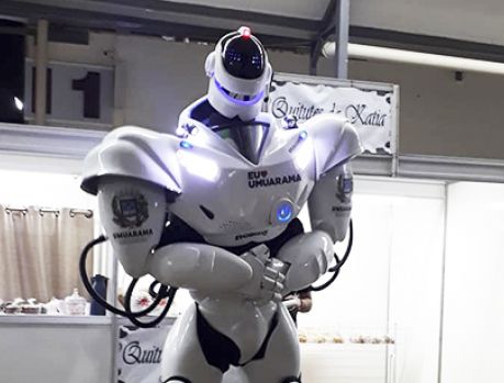 Robozão dá um tremendo show no aniversário de Umuarama Robozão dá um tremendo show no aniversário de Umuarama