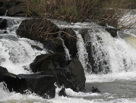 Sem chuva, Apertado do Rio Piquiri virou um canal de pedras Sem chuva, Apertado do Rio Piquiri virou um canal de pedras