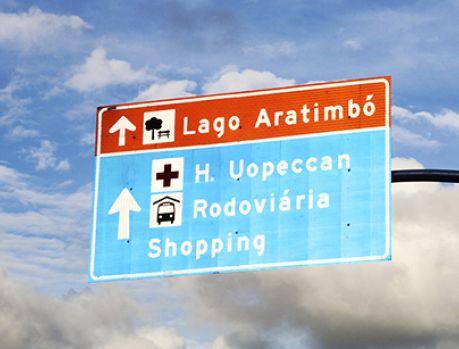 Procurando o shopping de Umuarama? Por favor, siga a seta! Procurando o shopping de Umuarama? Por favor, siga a seta!