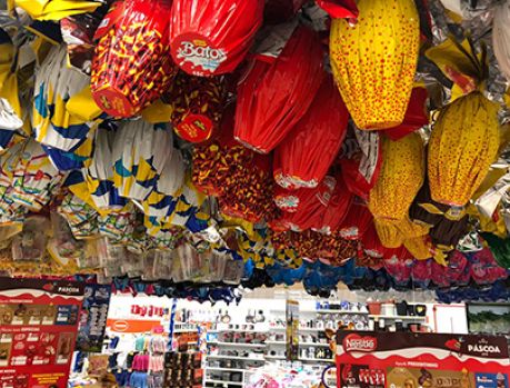 Comércio de Umuarama em ritmo de Páscoa: Sabadão Comércio de Umuarama em ritmo de Páscoa: Sabadão
