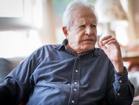 Ultrafarma lança nova campanha nas rádios com Cid Moreira Ultrafarma lança nova campanha nas rádios com Cid Moreira