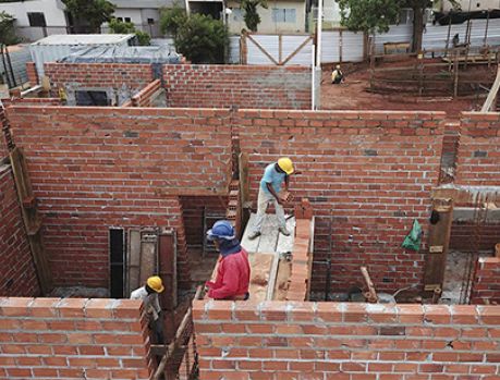 Umuarama supera crise nacional e construção civil bate recorde! Umuarama supera crise nacional e construção civil bate recorde!