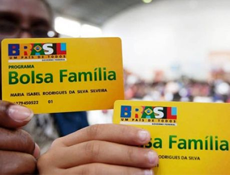 Governo quer juntar o Bolsa Família ao auxílio emergencial Governo quer juntar o Bolsa Família ao auxílio emergencial