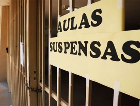 Maioria dos brasileiros quer as escolas fechadas durante pandemia! Maioria dos brasileiros quer as escolas fechadas durante pandemia!