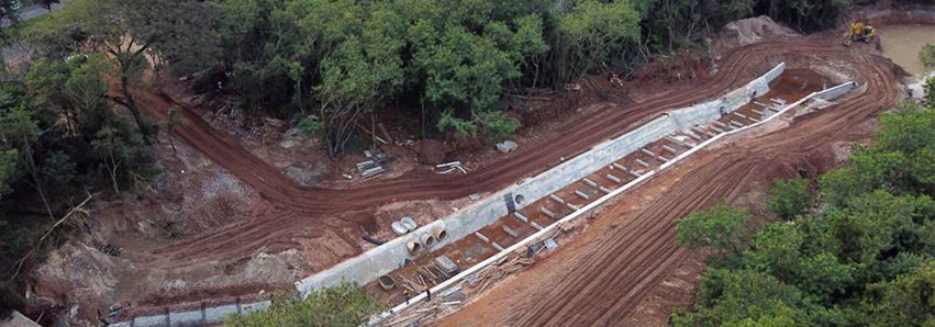 Canal deu fim à erosão do bosque