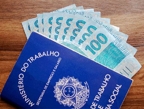 Salário mínimo tinha que ser R$ 4.420 em julho, segundo Dieese Salário mínimo tinha que ser R$ 4.420 em julho, segundo Dieese