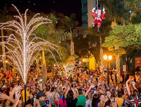 Prefeitura se prepara para decorar a Praça do Natal Prefeitura se prepara para decorar a Praça do Natal