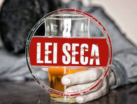 Bebedeiras e festas estão proibidas no Paraná!!! Bebedeiras e festas estão proibidas no Paraná!!!