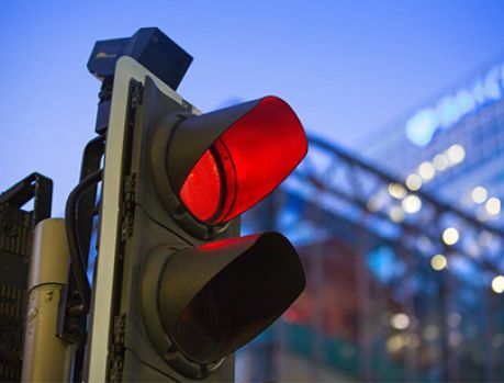 Motoristas nem aí para sinal vermelho em Umuarama! Motoristas nem aí para sinal vermelho em Umuarama!