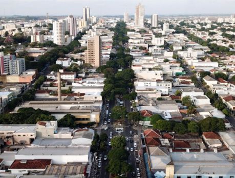 Decreto flexibiliza horários do comércio e libera supermercados aos domingos Decreto flexibiliza horários do comércio e libera supermercados aos domingos