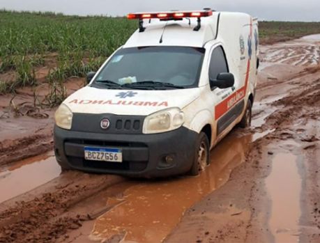 Eles enfrentaram chuva, lama e frio para imunizar nossa gente Eles enfrentaram chuva, lama e frio para imunizar nossa gente