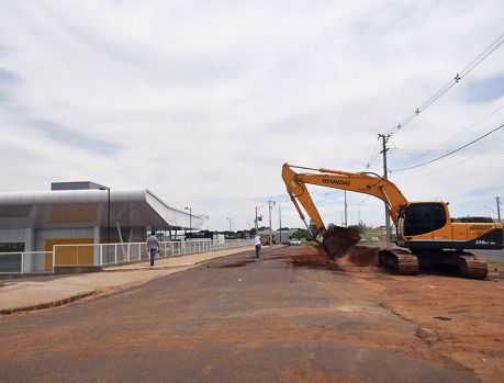 Prefeitura melhora o acesso dos ônibus à nova rodoviária Prefeitura melhora o acesso dos ônibus à nova rodoviária